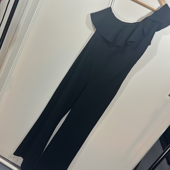 NWT Altar'd State One Shoulder Black Ruffle Jumpsuit Medium One Piece Romper - Picture 2 of 9